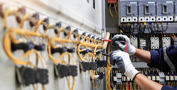 Professional Electrician technician working in Valley View, OH